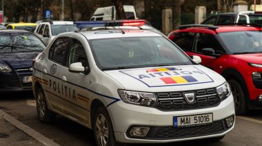 Bükreş 'te yoğun saatlerde Romen Polis Arabası trafikte