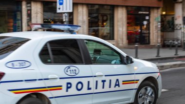 Bükreş 'te yoğun saatlerde Romen Polis Arabası trafikte