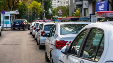 Bükreş 'te yoğun saatlerde Romen Polis Arabası trafikte