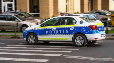 Bükreş 'te yoğun saatlerde Romen Polis Arabası trafikte
