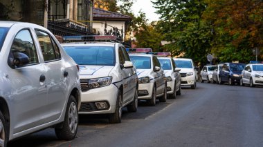 Bükreş 'te yoğun saatlerde Romen Polis Arabası trafikte