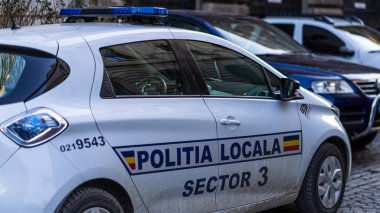 Bükreş 'te yoğun saatlerde Romen Polis Arabası trafikte