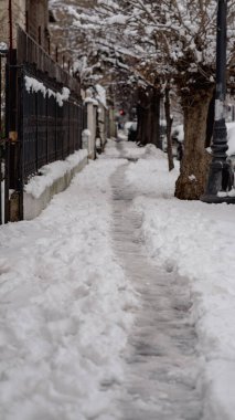 Kışın ilk günü, Romanya 'nın Bükreş kentinde yoğun kar yağdı