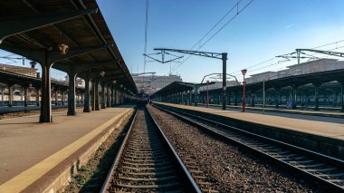 Bükreş Kuzey Tren İstasyonu 'nda Tren (Gara de Nord Bucuresti)