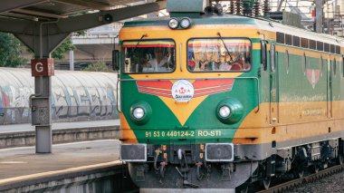 Bükreş Kuzey Tren İstasyonu 'nda Tren (Gara de Nord Bucuresti)