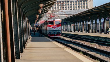 Bükreş Kuzey Tren İstasyonu 'nda Tren (Gara de Nord Bucuresti)