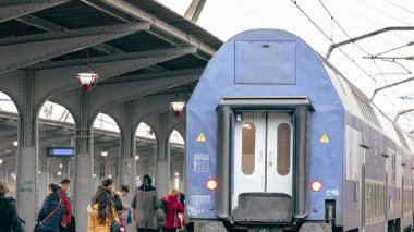 Bükreş Kuzey Tren İstasyonu 'nda Tren (Gara de Nord Bucuresti)