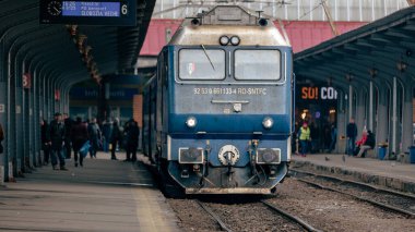 Bükreş Kuzey Tren İstasyonu 'nda Tren (Gara de Nord Bucuresti)