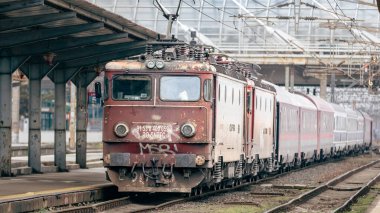 Bükreş Kuzey Tren İstasyonu 'nda Tren (Gara de Nord Bucuresti)