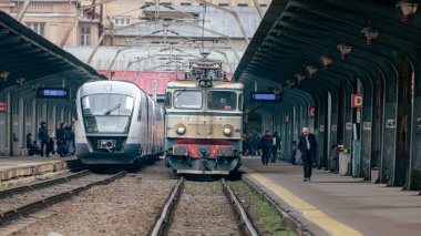Bükreş Kuzey Tren İstasyonu 'nda Tren (Gara de Nord Bucuresti)