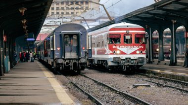 Bükreş Kuzey Tren İstasyonu 'nda Tren (Gara de Nord Bucuresti)