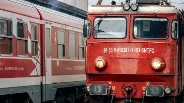 Bükreş Kuzey Tren İstasyonu 'nda Tren (Gara de Nord Bucuresti)