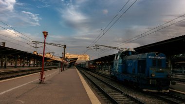 Bükreş Kuzey Tren İstasyonu 'nda Tren (Gara de Nord Bucuresti)