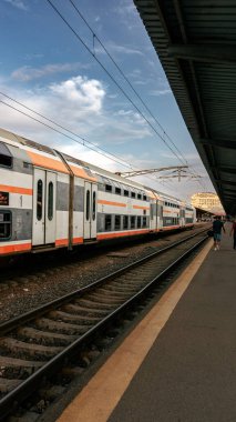 Bükreş Kuzey Tren İstasyonu 'nda Tren (Gara de Nord Bucuresti)