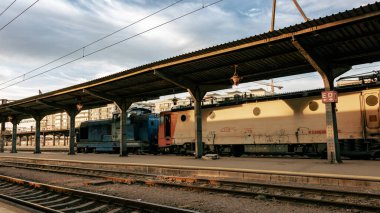 Bükreş Kuzey Tren İstasyonu 'nda Tren (Gara de Nord Bucuresti)