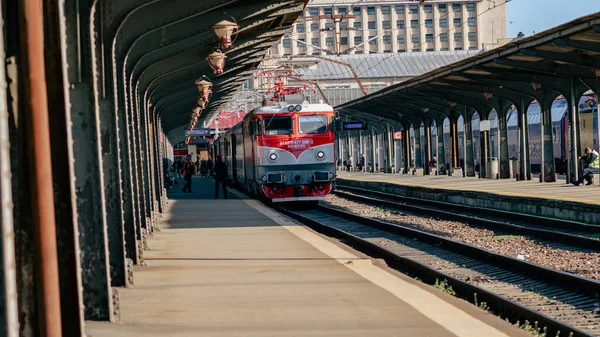 Bükreş Kuzey Tren İstasyonu 'nda Tren (Gara de Nord Bucuresti)