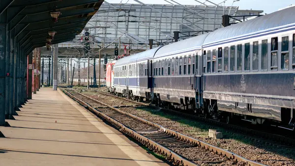 Bükreş Kuzey Tren İstasyonu 'nda Tren (Gara de Nord Bucuresti)