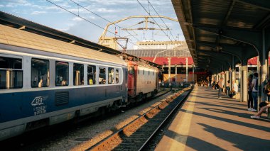 Bükreş Kuzey Tren İstasyonu 'nda Tren (Gara de Nord Bucuresti)