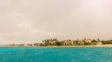 Barbados Adası 'nın Sandy Paradise Plajı, Karayip Adası