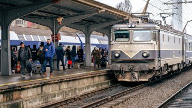 Bükreş Kuzey Tren İstasyonu 'nda Tren (Gara de Nord Bucuresti)
