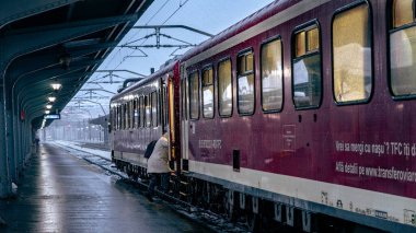 Bükreş Kuzey Tren İstasyonu 'nda Tren (Gara de Nord Bucuresti)