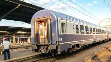 Bükreş Kuzey Tren İstasyonu 'nda Tren (Gara de Nord Bucuresti)