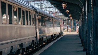 Bükreş Kuzey Tren İstasyonu 'nda Tren (Gara de Nord Bucuresti)