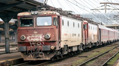Bükreş Kuzey Tren İstasyonu 'nda Tren (Gara de Nord Bucuresti)