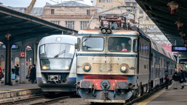 Bükreş Kuzey Tren İstasyonu 'nda Tren (Gara de Nord Bucuresti)