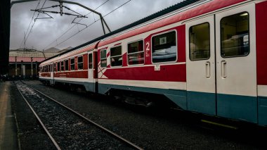 Bükreş Kuzey Tren İstasyonu 'nda Tren (Gara de Nord Bucuresti)