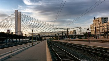 Bükreş Kuzey Tren İstasyonu 'nda Tren (Gara de Nord Bucuresti)