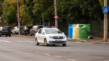 Bükreş 'te yoğun saatlerde Romen Polis Arabası trafikte