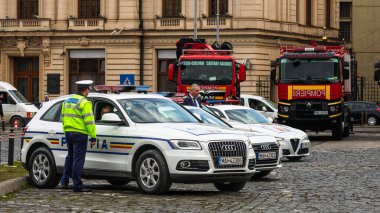 Bükreş 'te yoğun saatlerde Romen Polis Arabası trafikte