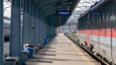 Bükreş Kuzey Tren İstasyonu 'nda Tren (Gara de Nord Bucuresti)