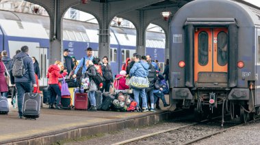 Bükreş Kuzey Tren İstasyonu 'nda Tren (Gara de Nord Bucuresti)