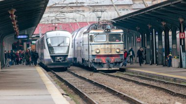 Bükreş Kuzey Tren İstasyonu 'nda Tren (Gara de Nord Bucuresti)