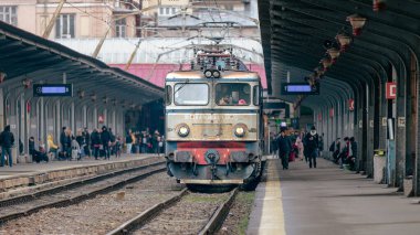 Bükreş Kuzey Tren İstasyonu 'nda Tren (Gara de Nord Bucuresti)