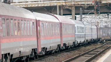 Bükreş Kuzey Tren İstasyonu 'nda Tren (Gara de Nord Bucuresti)