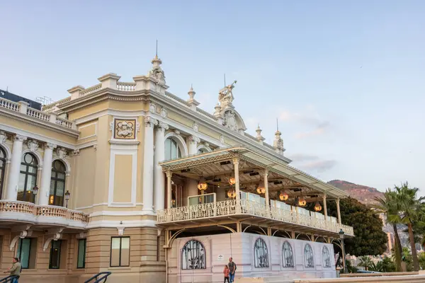 Monte Carlo Kumarhanesi, Monako Prensliği, Fransız Rivierası.