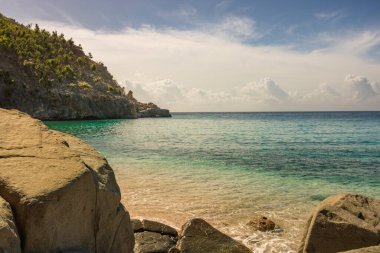 Saint Barthlemy St. Barts 'taki huzurlu plaj, St. Barth Karayipleri