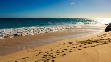 Horseshoe Bay Sahili ve Hamilton, Bermuda 'daki Deep Bay Sahili