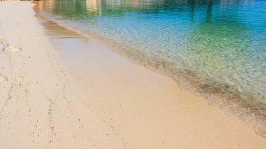 Horseshoe Bay Sahili ve Hamilton, Bermuda 'daki Deep Bay Sahili