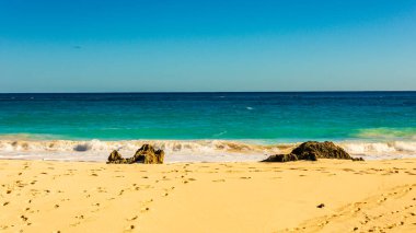 Horseshoe Bay Sahili ve Hamilton, Bermuda 'daki Deep Bay Sahili