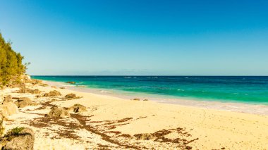 Horseshoe Bay Sahili ve Hamilton, Bermuda 'daki Deep Bay Sahili