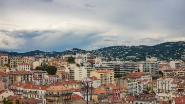 Cannes 'ın panoramik manzarası, Fransız Akdeniz Rivierası