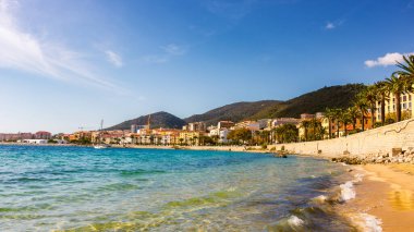 Ajaccio halk plajı, Korsika Adası yaz manzarası, Fransa