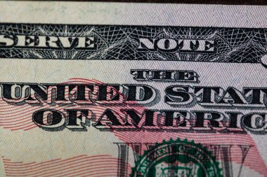 Amerikan Enflasyon Sorunları Arasında Amerikan Para Birimi