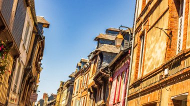 Honfleur, Fransa 'nın Normandiya şehrinde ünlü bir liman köyüdür.