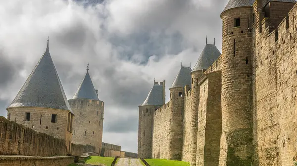 Fransa 'da Carcassonne Kalesi. Etkileyici ortaçağ kalesi.