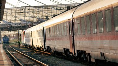 Bükreş Kuzey Tren İstasyonu 'nda Tren (Gara de Nord Bucuresti)